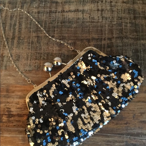 💥HP💥Fun Sequined Purse💥HP💥 - Picture 2 of 6